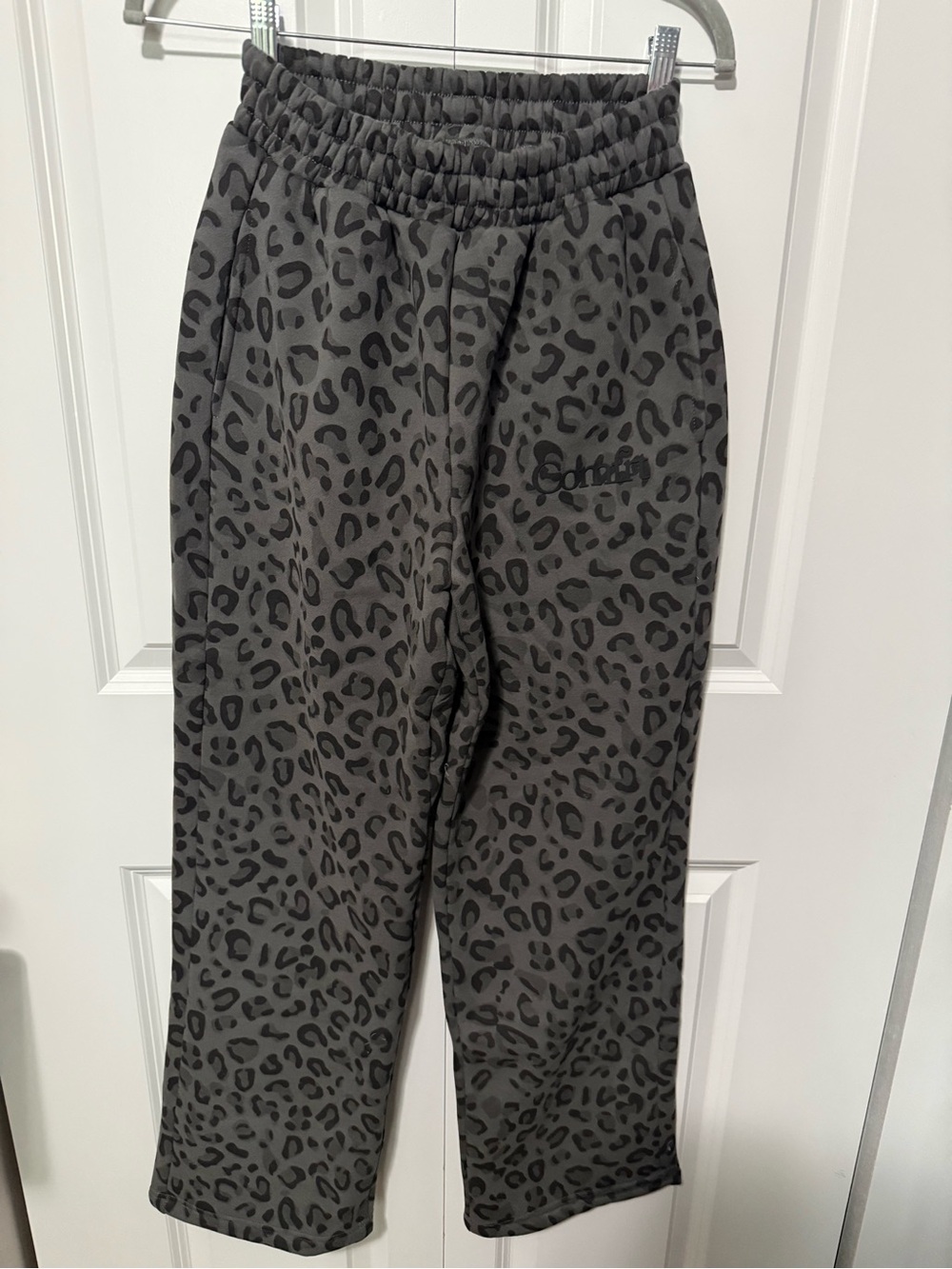 Comfrt - Wide-Leg Leopard - size xs NWT